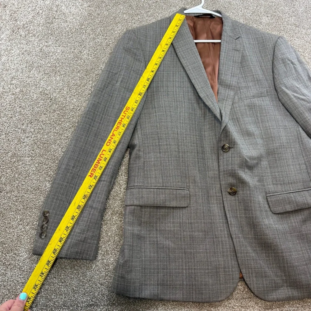 Jos. A. Bank Metropolitan Men 42 RG Gray Plaid 100% Wool Sport Coat Blazer 42R